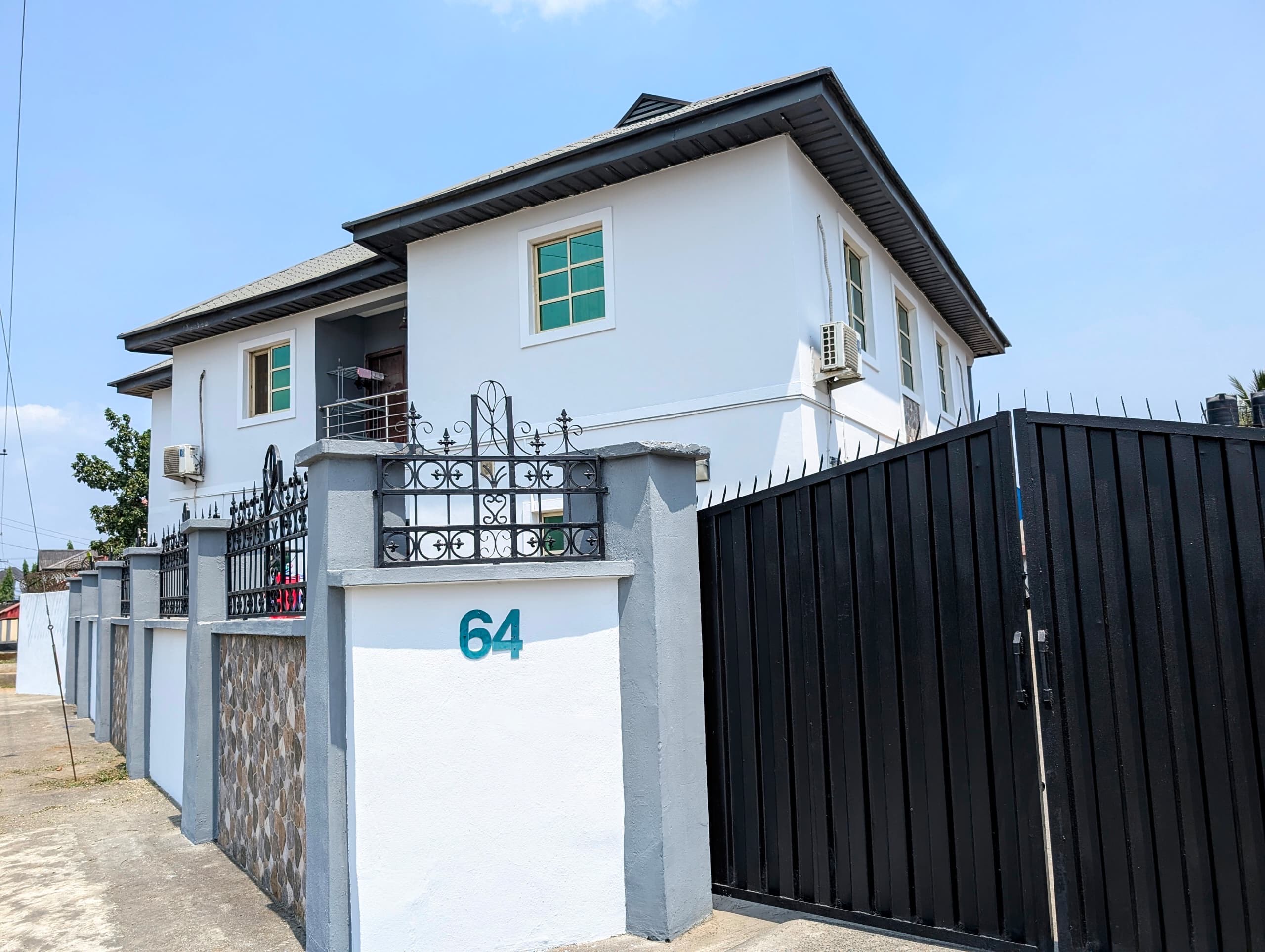 Modern Stone Bungalow Infrastructure